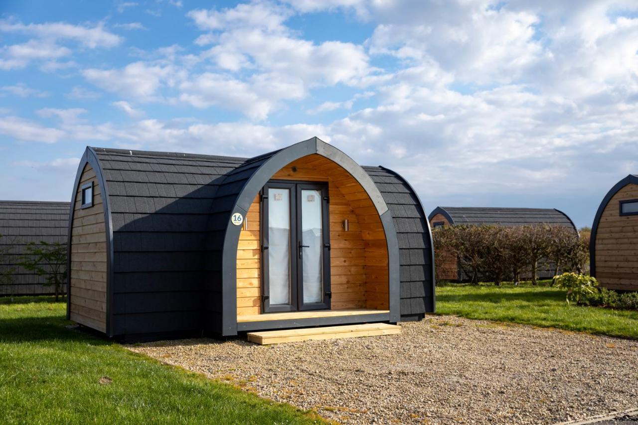 Camping Pods, Dovercourt Holiday Park Hotel ฮาริตช์ ภายนอก รูปภาพ