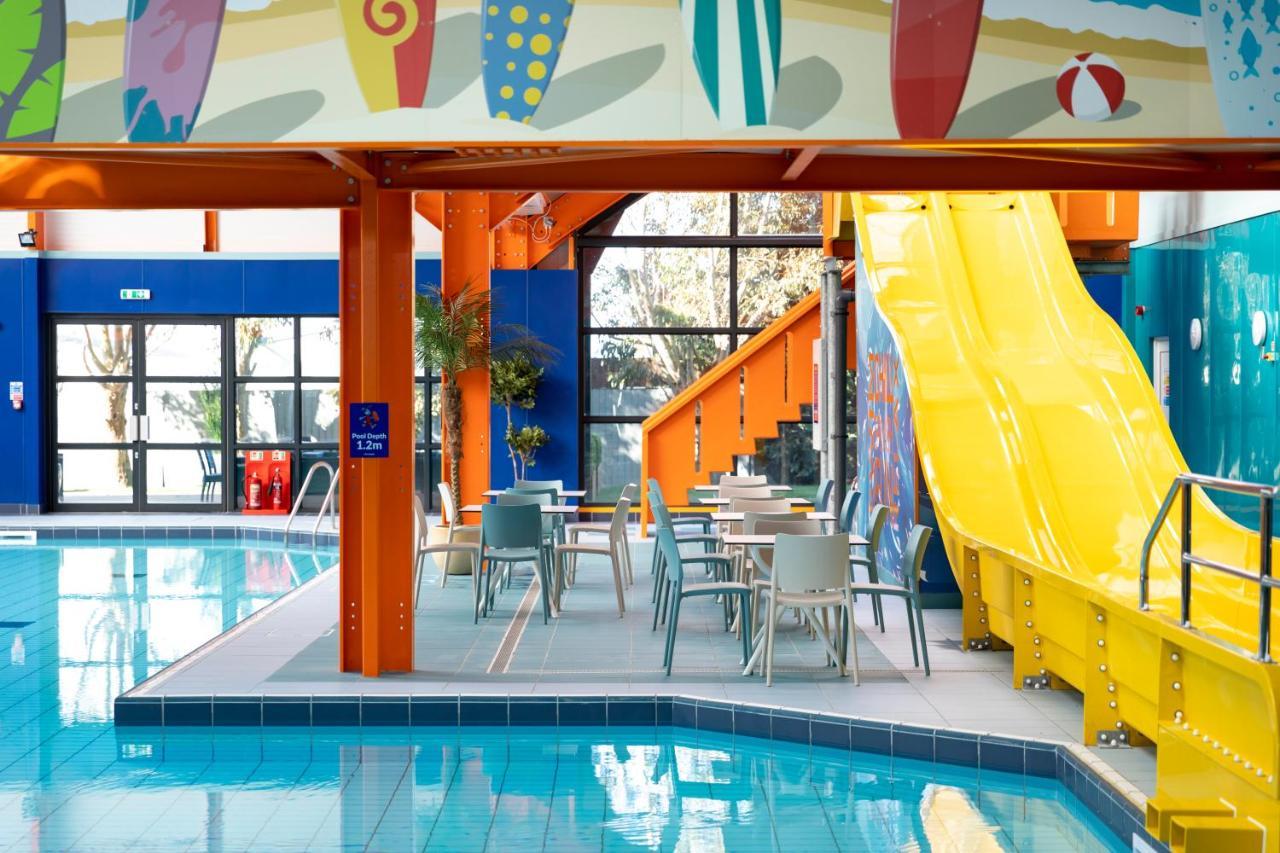 Camping Pods, Dovercourt Holiday Park Hotel ฮาริตช์ ภายนอก รูปภาพ